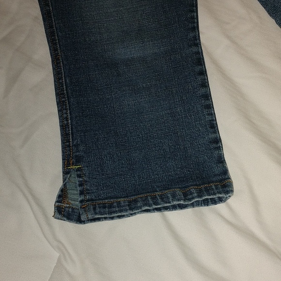 ⚜️ Y2K Crest Jean Capris - Picture 12 of 16